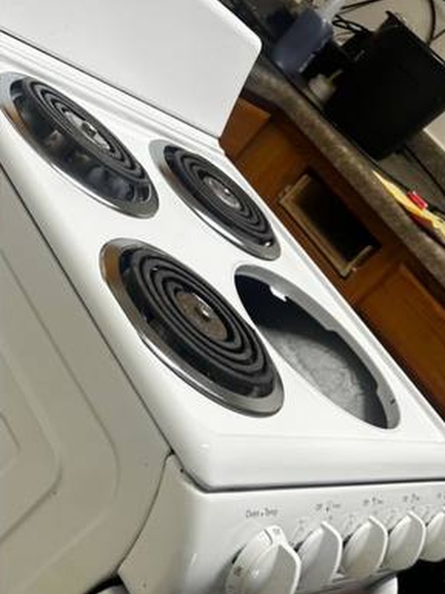 Stove after deep cleaning